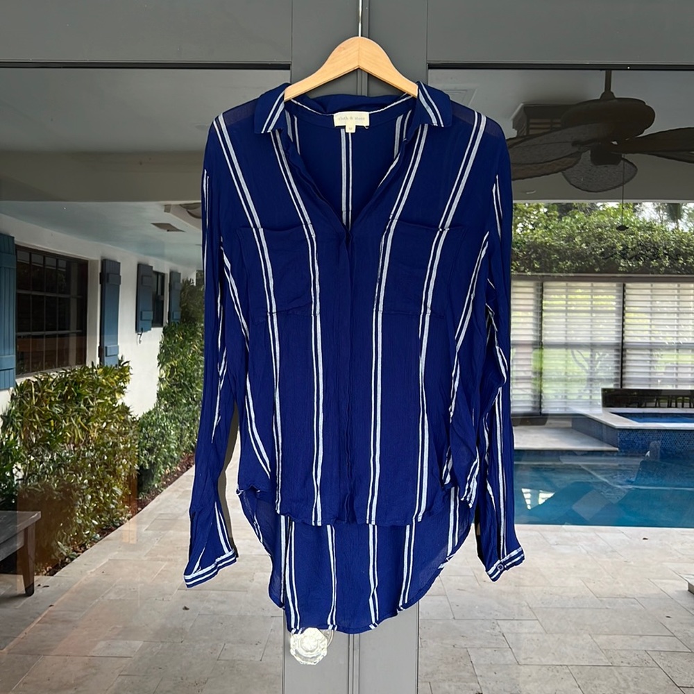 cloth & stone Blue and White Striped High Low Button Up Blouse Size Medium
